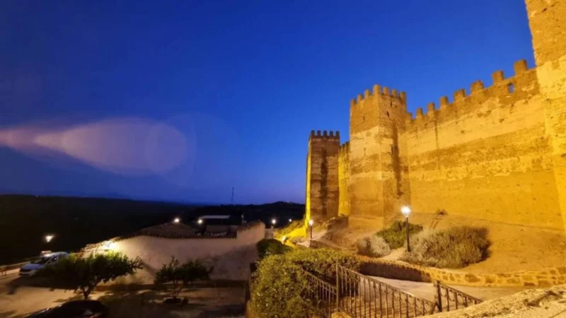Vista exterior del Castillo de Baños